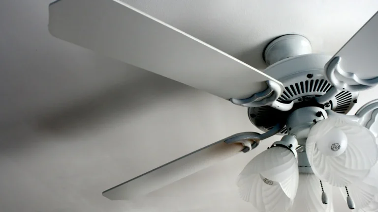 Como limpar ventilador sem espalhar poeira pela casa