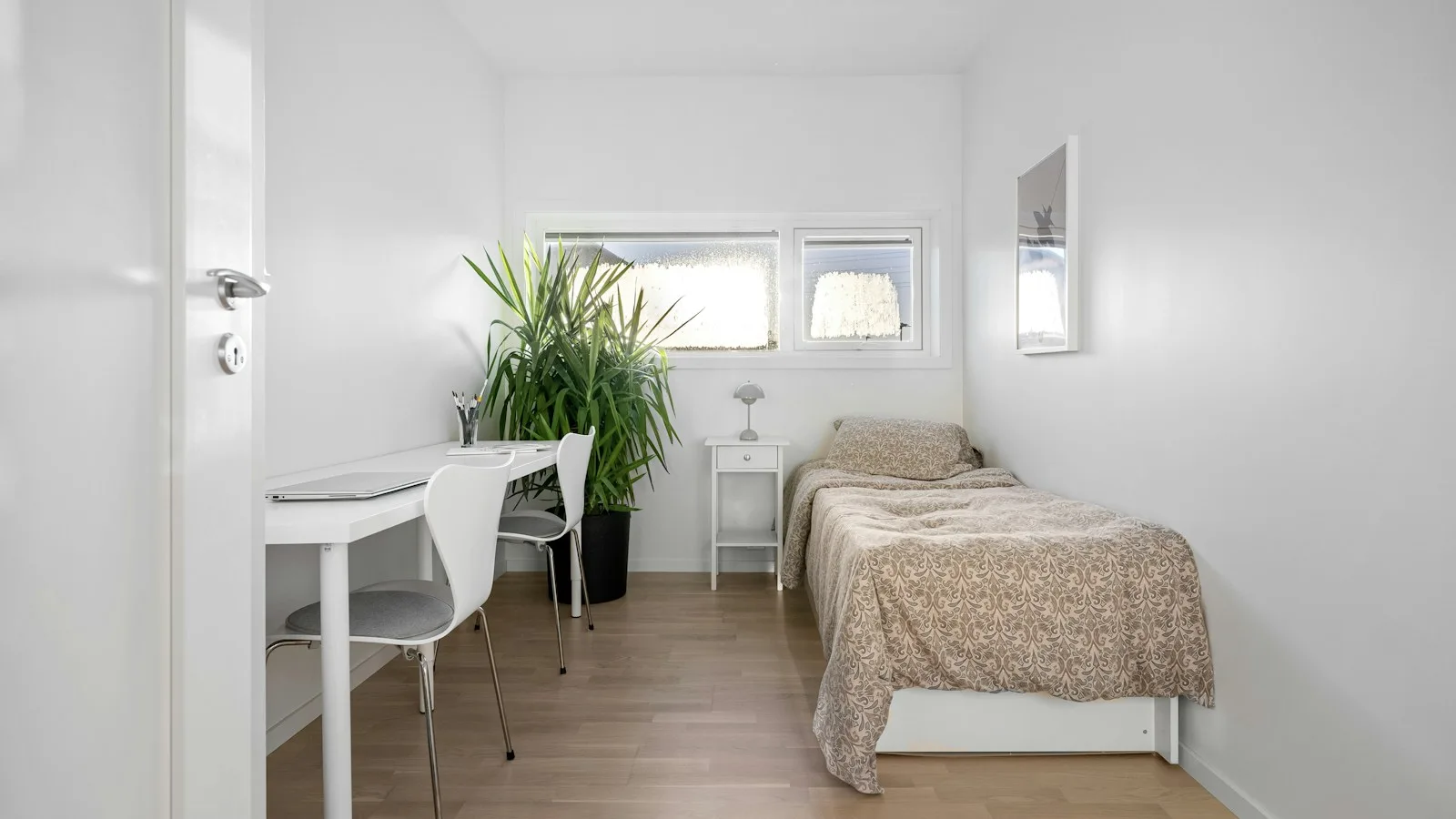 Quarto de solteiro pequeno: 18 ideias para caber tudo